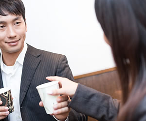 会話が弾む男女