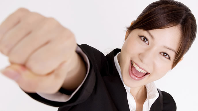 就活で気合が入っている女性