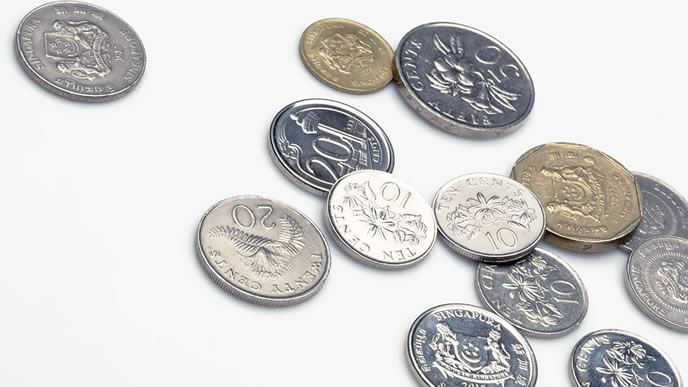 散らばる外国の通貨