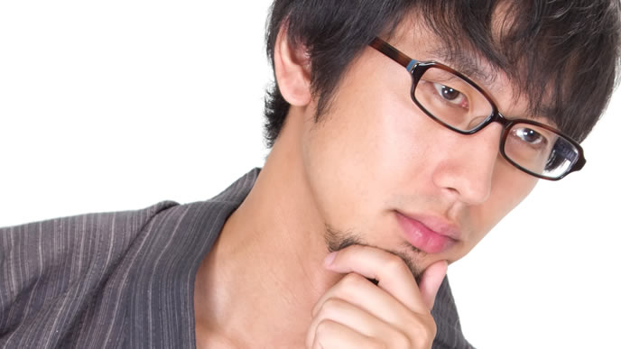 あと一歩で閃きそうな和風の男性