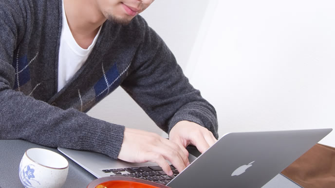 パソコンが得意なニートの男性