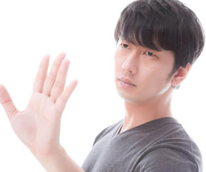 自己紹介を拒否する学生