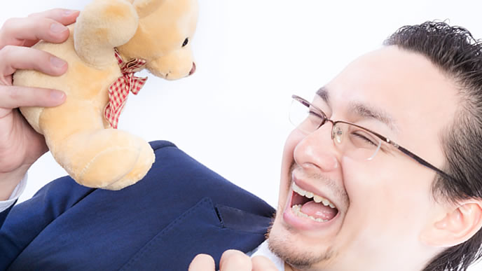 入社したい企業に欠員がでて喜んでいる求職者
