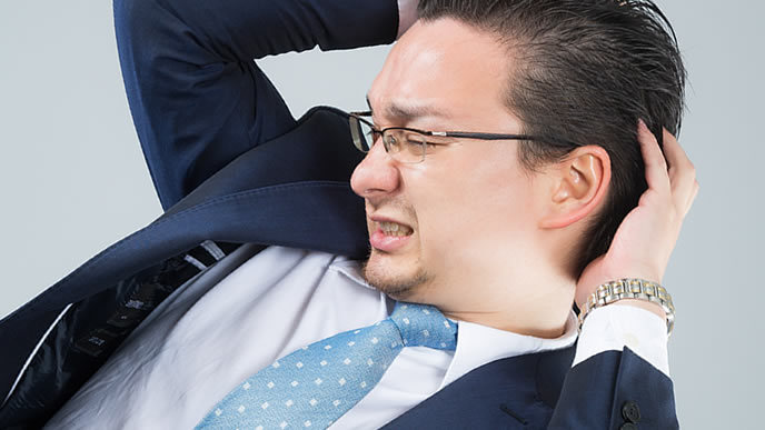 自己分析に苦悩している男性