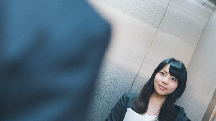 社内でも気が利くと評判の女性