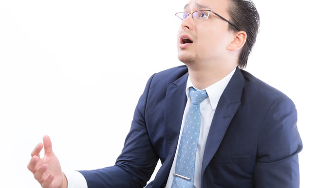 素直に熱意を持って返答している社員