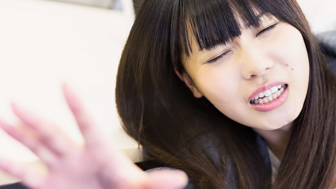 転職し過ぎで助けを求める女性