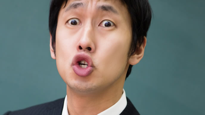 自分の可能性について熱弁する男性