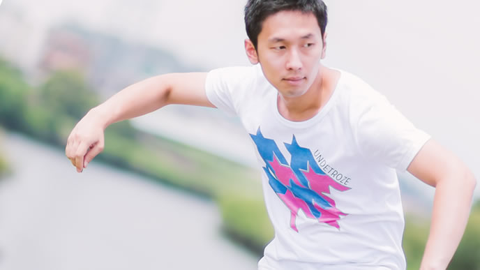 河原で遊んでいるフリーター