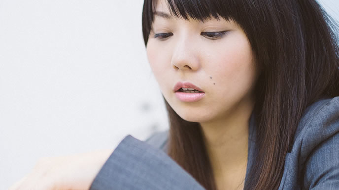 時間を気にする就活生