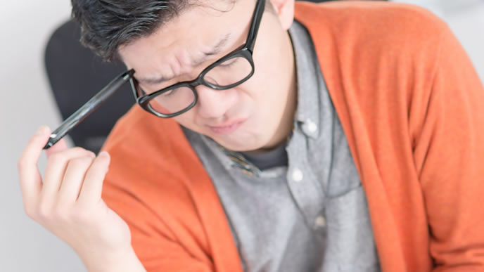 長期的な計画を立ててしまい悩む男性