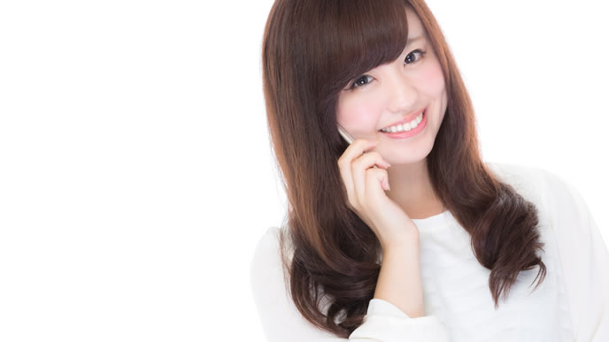 内定式に私服で望む女性