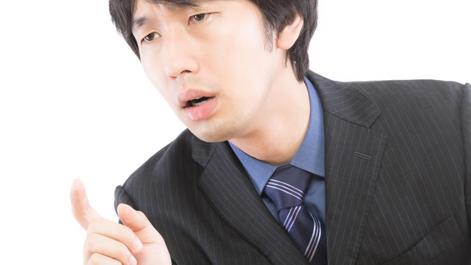 挨拶の言葉がなかなか出てこない男性