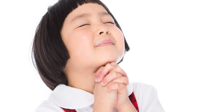 空にお願いを聞いてもらいたい小学生