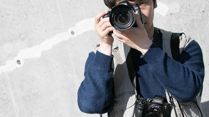 カメラが趣味のクリエイティブな男性