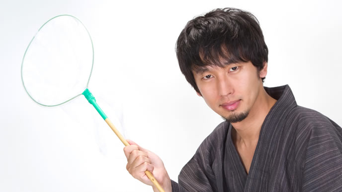 虫とりが趣味の男性