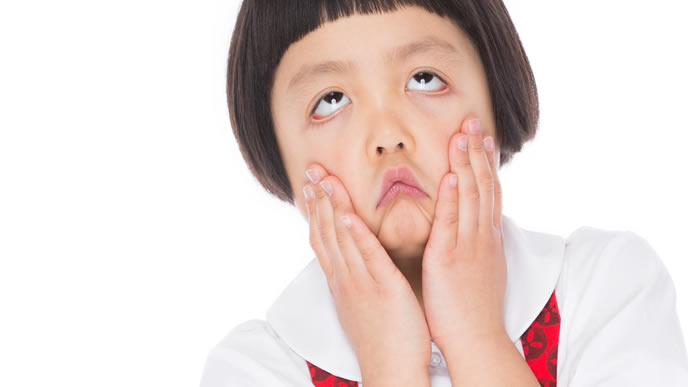 短所が見つかりショックを受ける小学生
