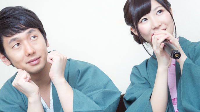 初対面でも盛り上がれるコミュ力の高い男女