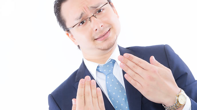 気持ちをぶつけてこいと挑発する男性
