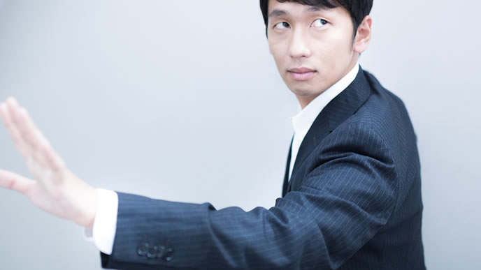 ちょっとまってとストップを掛ける会社の上司