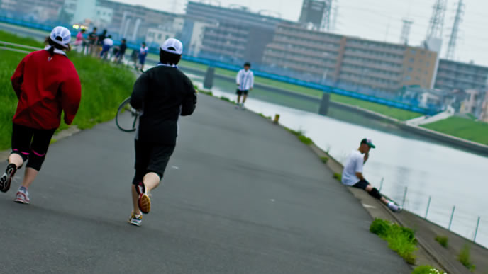 就職に向けて体力を付ける男性