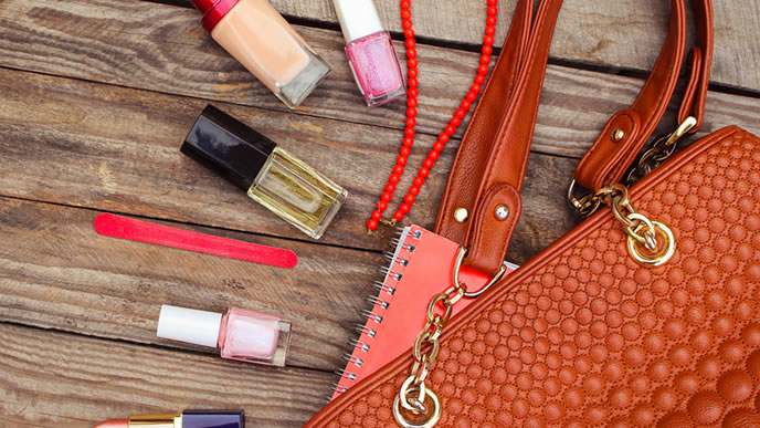 私服面接に向けて用意されたメイク道具