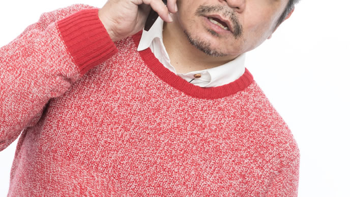 リストラ後に就職先を探す中年男性