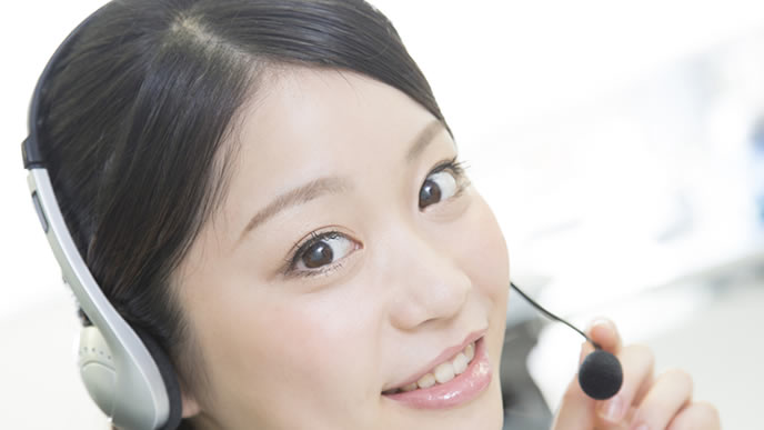 テレアポのコツを教えてくれる先輩社員