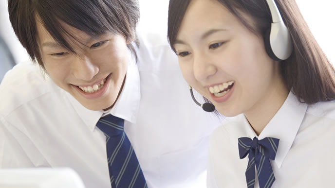 職業体験中の高校生