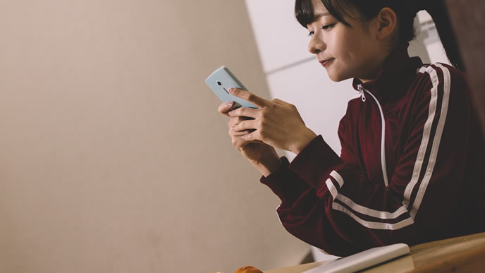 スマホのメールアドレスで就活中の大学生