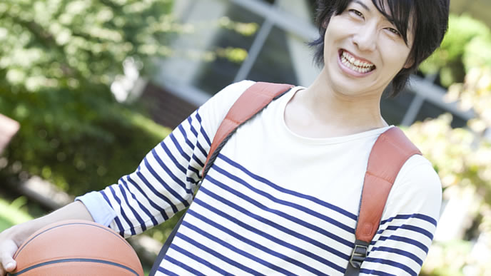 サークル活動に一生懸命取り組む大学生