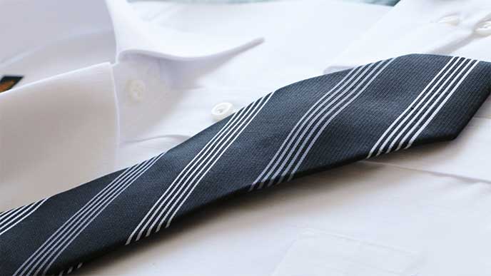 ワイシャツとネクタイ