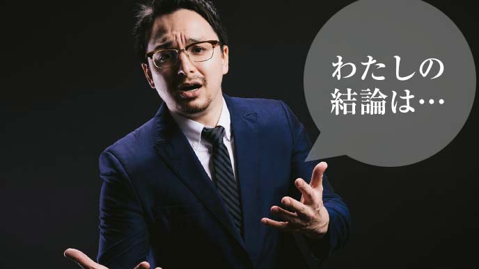 自分の考え方を話す就活している男性