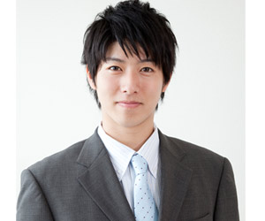 ソフトな表情の男性