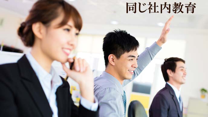 社内教育を受けるパート正社員