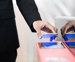 スマホの電車の改札